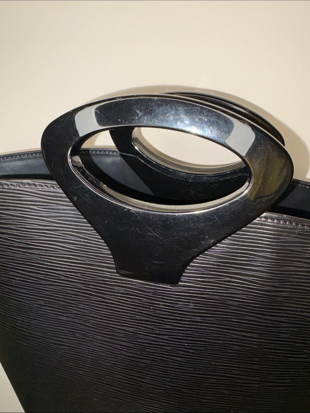 Louis Vuitton Black Epi Bag ‘99 Noctambule Vintage Oval Resin Handle - Picture 5 of 9